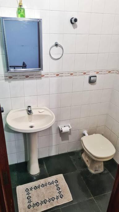 100Mts Da Praia Com Churrasqueira, Piscina E Wi-Fi カラグァタトゥバ エクステリア 写真