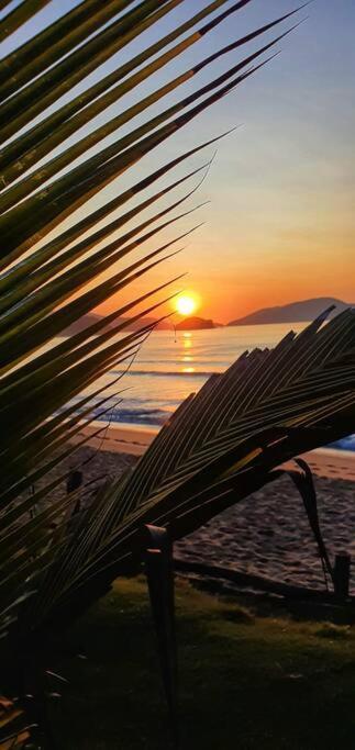 100Mts Da Praia Com Churrasqueira, Piscina E Wi-Fi カラグァタトゥバ エクステリア 写真