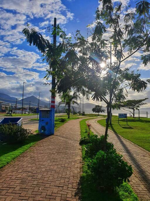 100Mts Da Praia Com Churrasqueira, Piscina E Wi-Fi カラグァタトゥバ エクステリア 写真